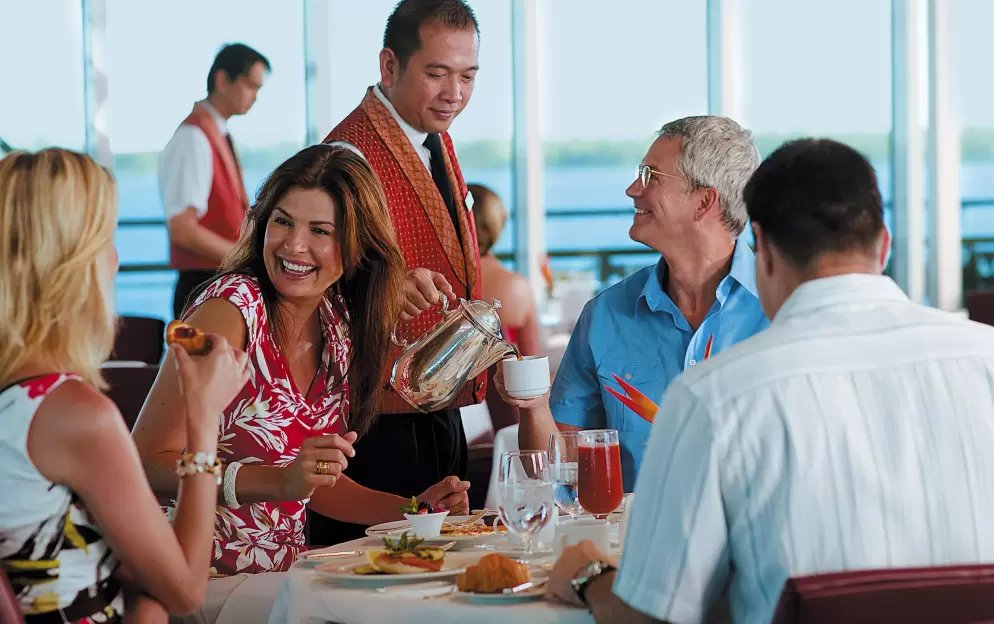 Paul Gauguin Cruises MS Paul Gauguin La Veranda LIfestyle 17 ©Paul Gauguin Cruises.jpg